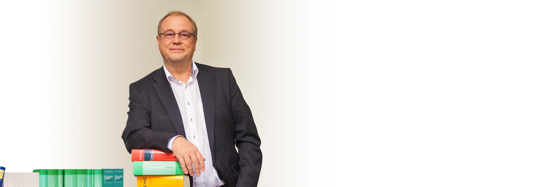 Portrait des Steuerberater Vietz in seinem Büro